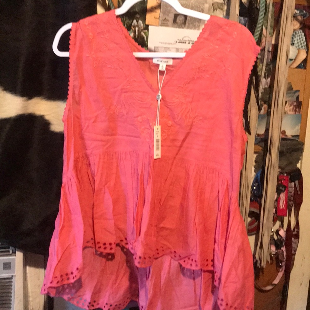 Max studio peach blouse In Broderie NWT